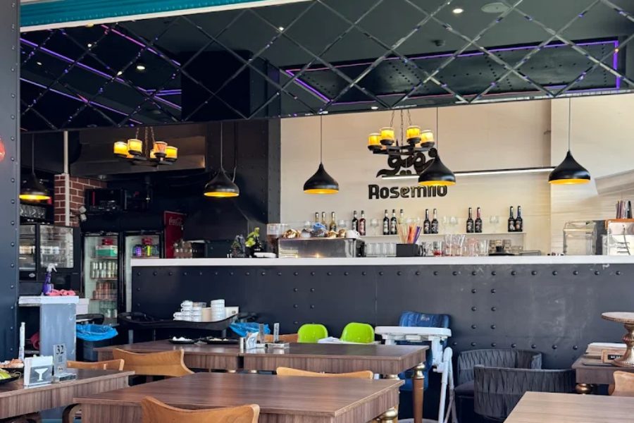 کافه رستوران رُزمیلو