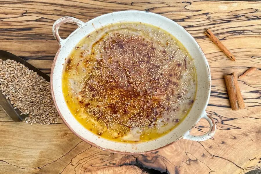 فوتوفن پخت یک حلیم بازاری