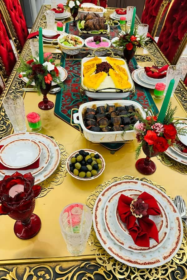 میز شام شب یلدا عروس