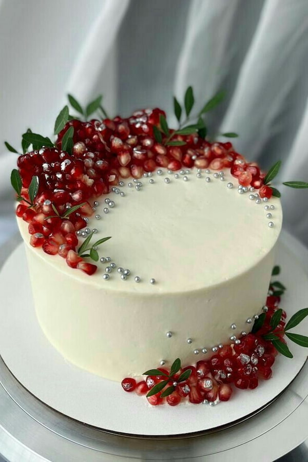 تزیین کیک یلدا با انار شب یلدا