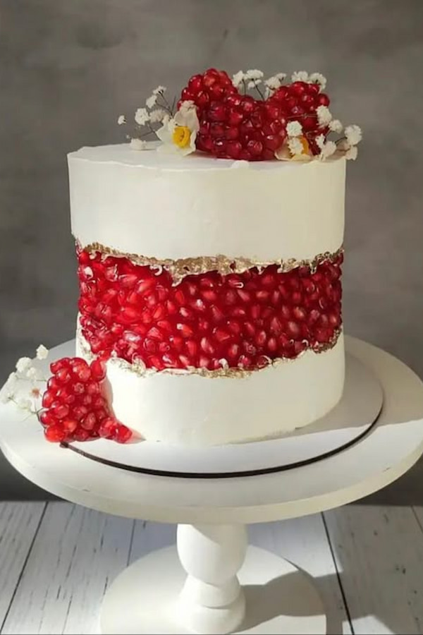 تزیین کیک یلدا با انار