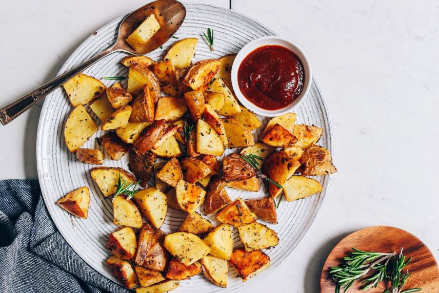 1. سیبزمینی تنوری با سبزیجات و مرغ گریل