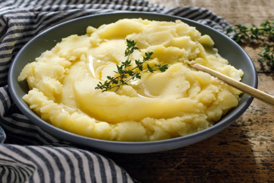 پوره سیبزمینی آبپز رژیمی با ماست یونانی