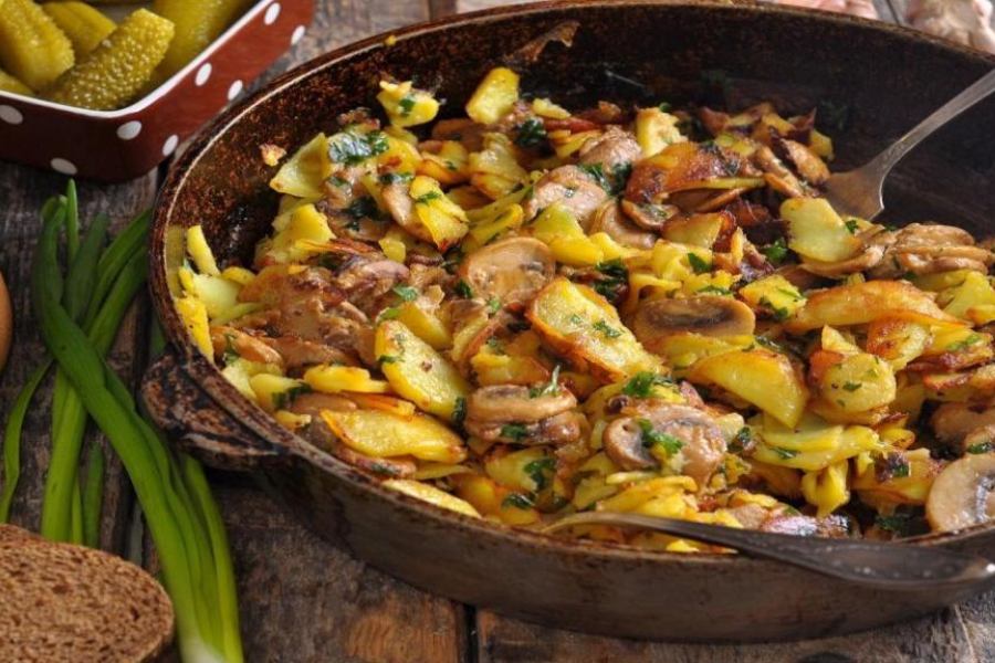 خوراک سیبزمینی و قارچ