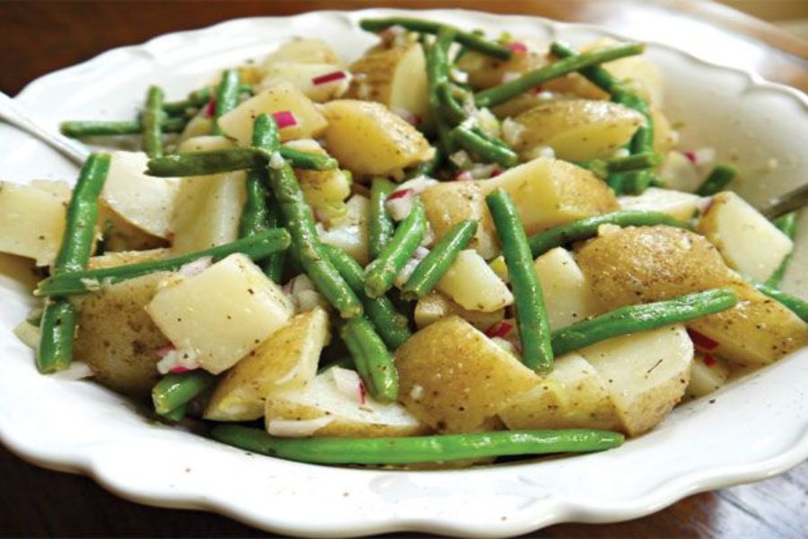 سالاد سیبزمینی و لوبیا سبز