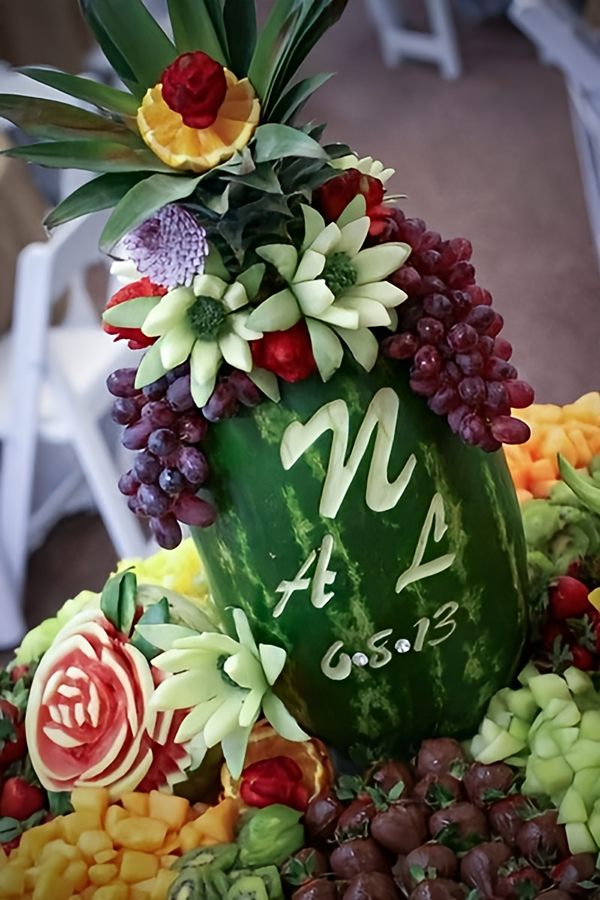 تزیین پوست هندوانه شب یلدا عروس