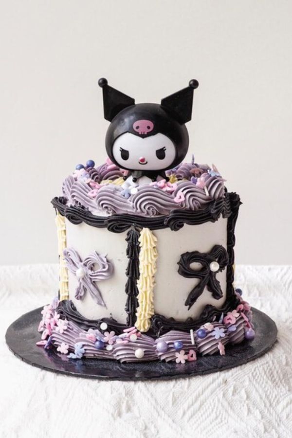 کیک تولد کرومی و ملودی ساده