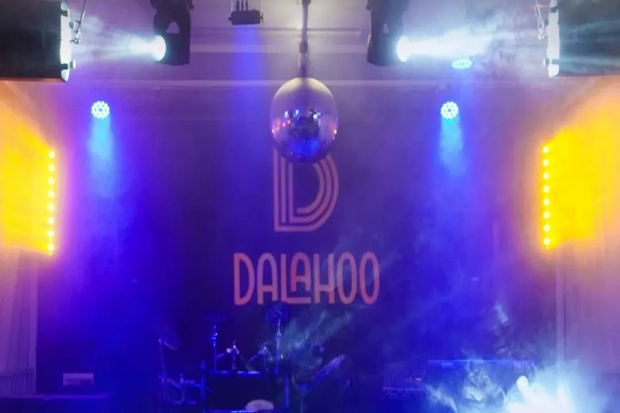 باغ رستوران شاندیز دالاهو در شیراز