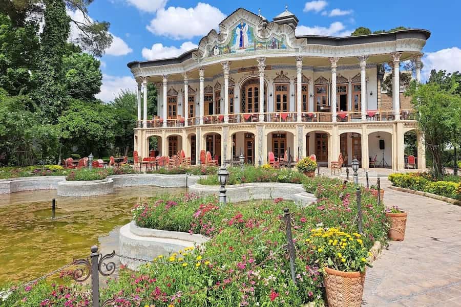 باغ رستوران عمارت شاپوری شیراز